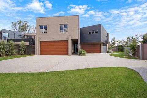 Mulwala Lakeside Townhouse #2 - Tourism Gold Coast 3