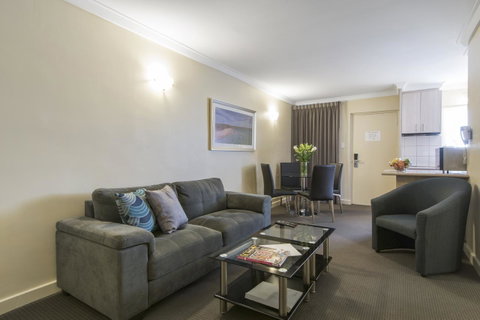 The Peninsula Riverside Serviced Apartments - Tourism Gold Coast 36