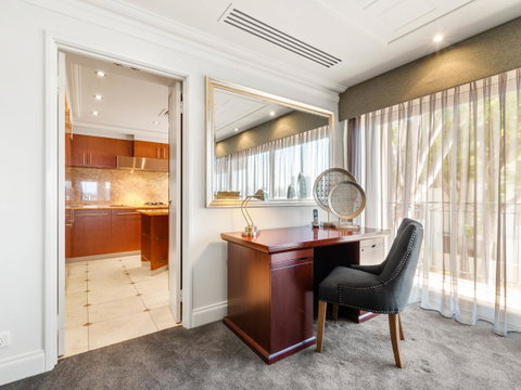 The Peninsula Riverside Serviced Apartments - Tourism Gold Coast 7