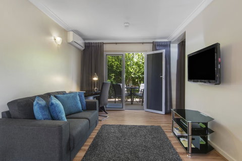 The Peninsula Riverside Serviced Apartments - Tourism Gold Coast 17