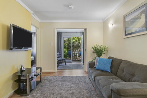 The Peninsula Riverside Serviced Apartments - Tourism Gold Coast 30