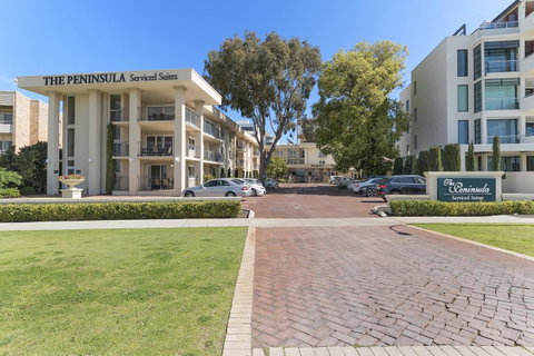 The Peninsula Riverside Serviced Apartments - Tourism Gold Coast 14