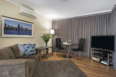 The Peninsula Riverside Serviced Apartments - Tourism Gold Coast 27