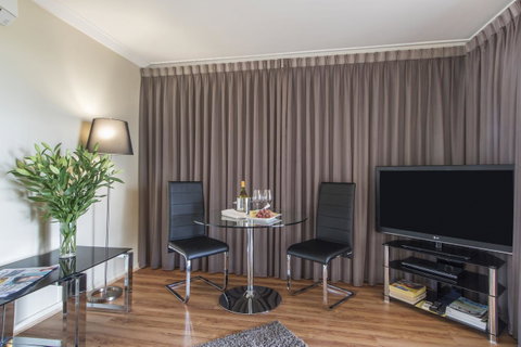 The Peninsula Riverside Serviced Apartments - Tourism Gold Coast 21