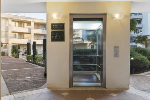 The Peninsula Riverside Serviced Apartments - Tourism Gold Coast 38