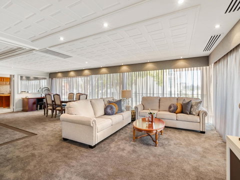 The Peninsula Riverside Serviced Apartments - Tourism Gold Coast 8