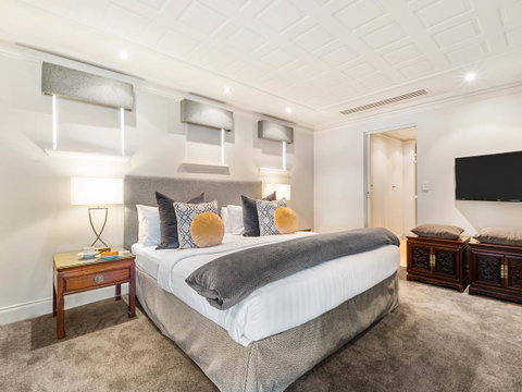 The Peninsula Riverside Serviced Apartments - Tourism Gold Coast 4