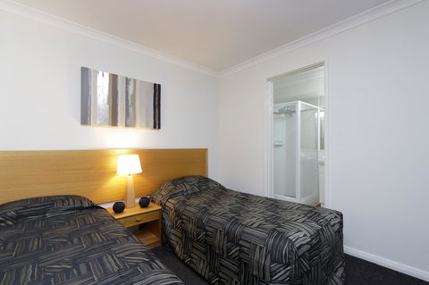 Hillarys Marina Apartment - Tourism Gold Coast 17