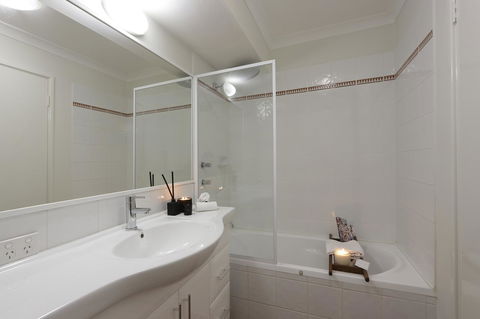 Hillarys Marina Apartment - Tourism Gold Coast 28