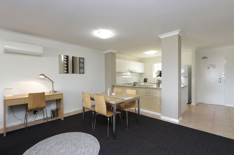 Hillarys Marina Apartment - Tourism Gold Coast 5