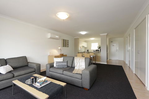 Hillarys Marina Apartment - Tourism Gold Coast 3