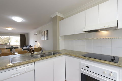 Hillarys Marina Apartment - Tourism Gold Coast 13