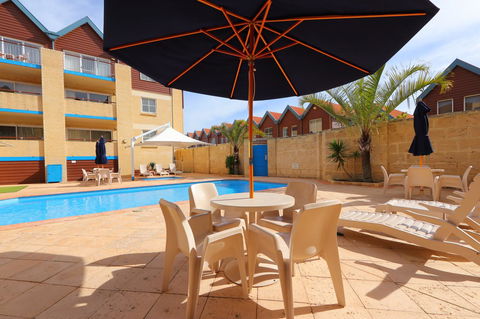 Hillarys Marina Apartment - Tourism Gold Coast 33