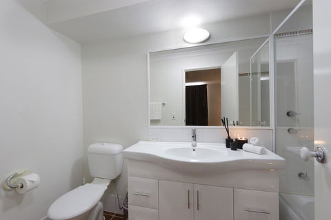 Hillarys Marina Apartment - Tourism Gold Coast 29