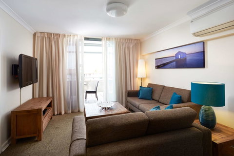 Broadwater Resort Como - Tourism Gold Coast 24