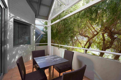 Broadwater Resort Como - Tourism Gold Coast 14