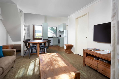 Broadwater Resort Como - Tourism Gold Coast 13