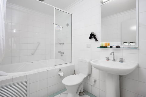 Broadwater Resort Como - Tourism Gold Coast 7