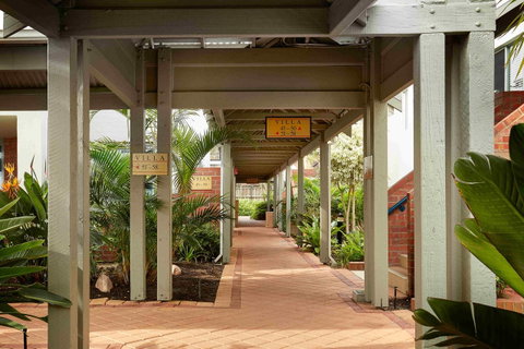 Broadwater Resort Como - Tourism Gold Coast 25
