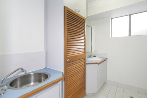 Scarborough Beach Front Resort - Shell Ten - Tourism Gold Coast 10