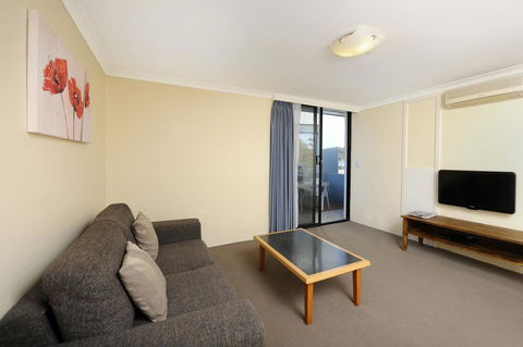 Lodestar Waterside Apartments - Tourism Gold Coast 25