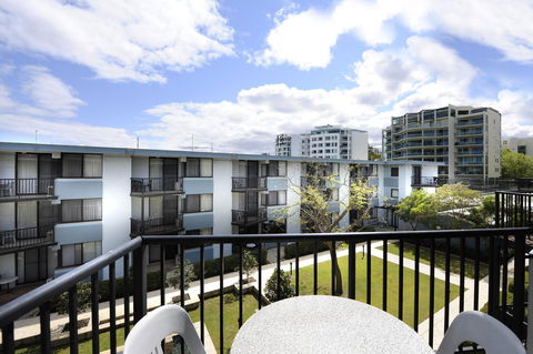 Lodestar Waterside Apartments - Tourism Gold Coast 5