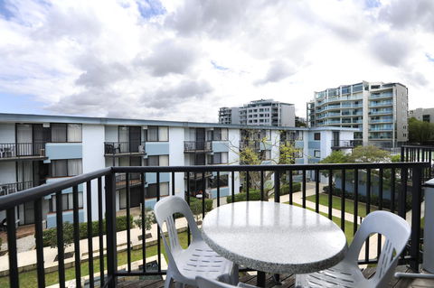 Lodestar Waterside Apartments - Tourism Gold Coast 12