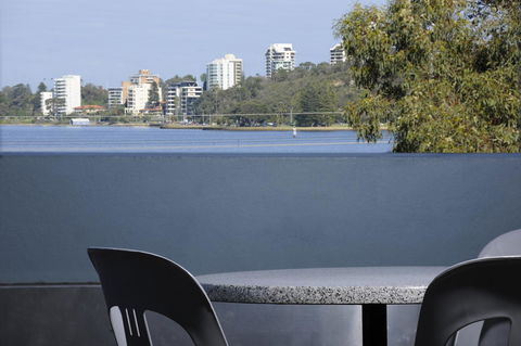 Lodestar Waterside Apartments - Tourism Gold Coast 27