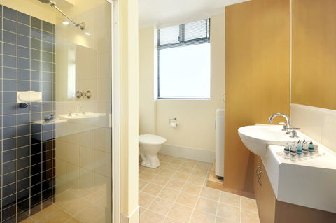 Lodestar Waterside Apartments - Tourism Gold Coast 38