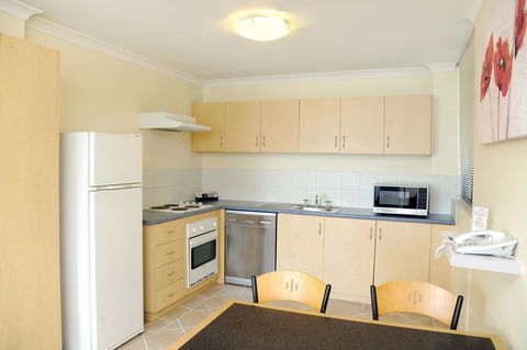 Lodestar Waterside Apartments - Tourism Gold Coast 18