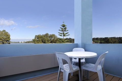 Lodestar Waterside Apartments - Tourism Gold Coast 20