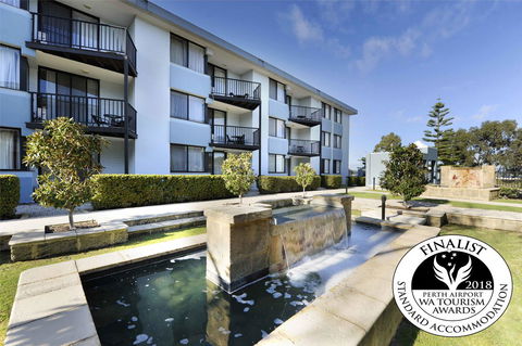 Lodestar Waterside Apartments - Tourism Gold Coast 0