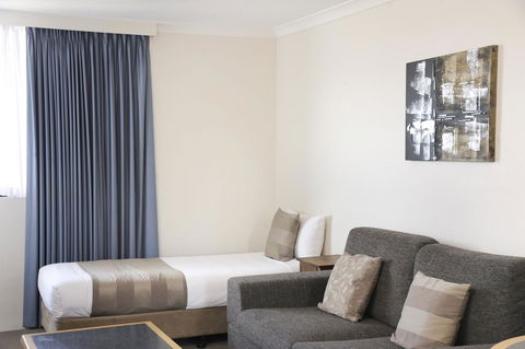 Lodestar Waterside Apartments - Tourism Gold Coast 8