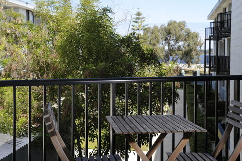 Lodestar Waterside Apartments - Tourism Gold Coast 35