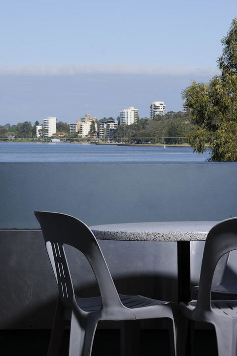 Lodestar Waterside Apartments - Tourism Gold Coast 22