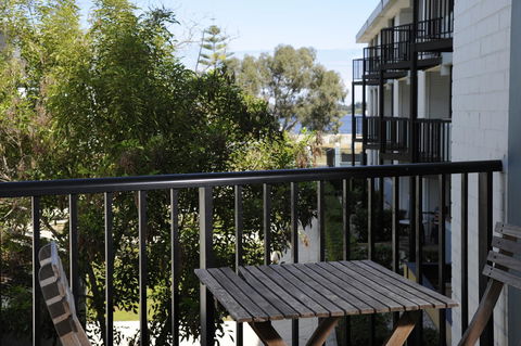 Lodestar Waterside Apartments - Tourism Gold Coast 42