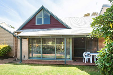 Bayshore Beachside Resort - Tourism Gold Coast 25