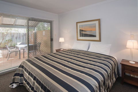 Bayshore Beachside Resort - Tourism Gold Coast 3