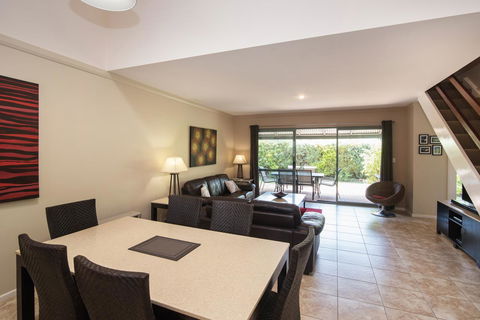 Bayshore Beachside Resort - Tourism Gold Coast 18