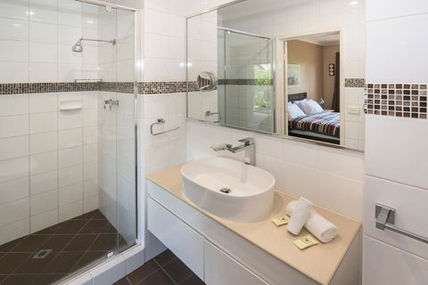 Bayshore Beachside Resort - Tourism Gold Coast 16