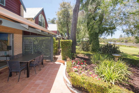Bayshore Beachside Resort - Tourism Gold Coast 5