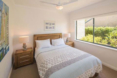 Bayshore Beachside Resort - Tourism Gold Coast 9