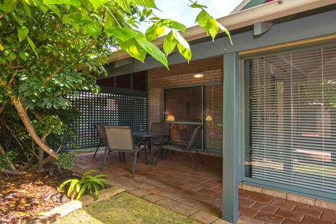 Bayshore Beachside Resort - Tourism Gold Coast 43