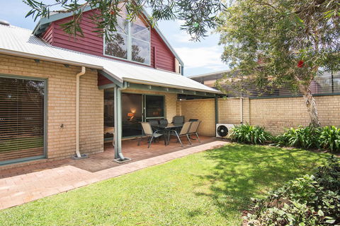 Bayshore Beachside Resort - Tourism Gold Coast 33