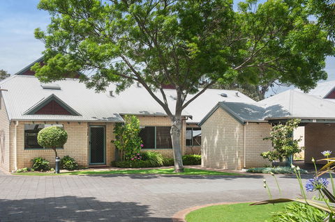 Bayshore Beachside Resort - Tourism Gold Coast 32