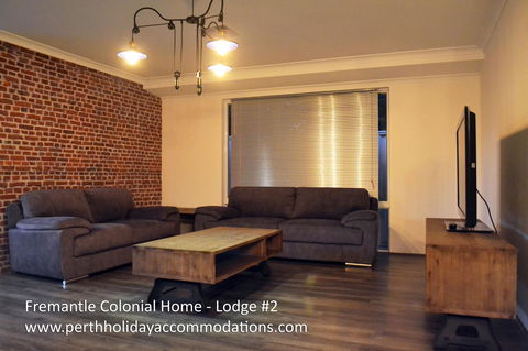 Fremantle Colonial Home - Tourism Gold Coast 5
