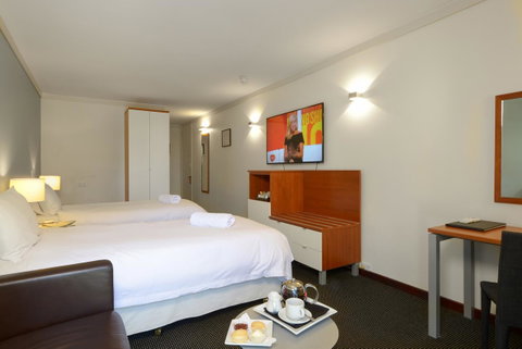 Sullivans Hotel - Tourism Gold Coast 15