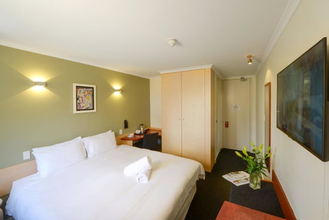 Sullivans Hotel - Tourism Gold Coast 14