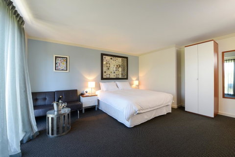 Sullivans Hotel - Tourism Gold Coast 19
