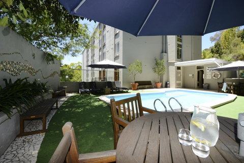Sullivans Hotel - Tourism Gold Coast 28
